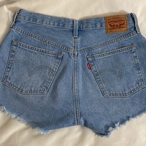 Women’s 501 Levis jean shorts